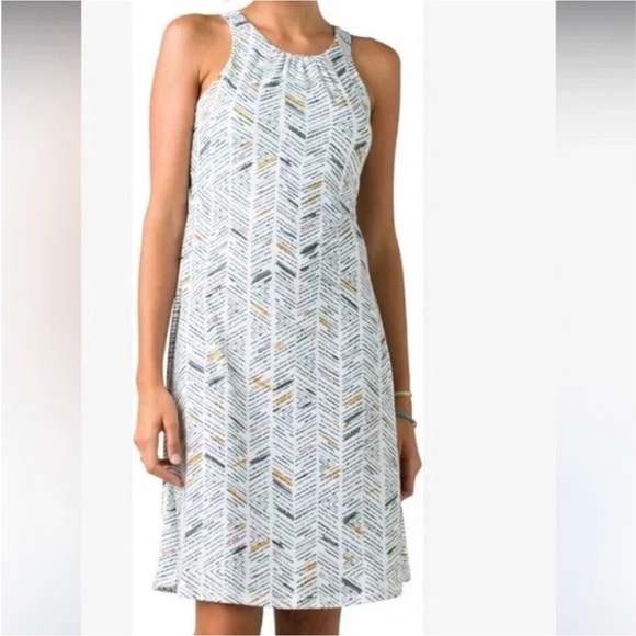 Prana Backless Chevron Dress in Gray and White - Picture 2 of 6